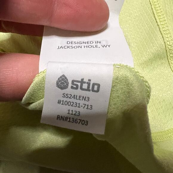 Stio Long Sleeve Shirt Womens Small Green Performance *stains - Picture 9 of 9